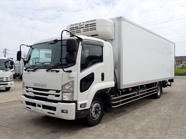いすゞ フォワード 増トン 冷凍冷蔵バン 2PG-FTR90V2(93168) 1枚目