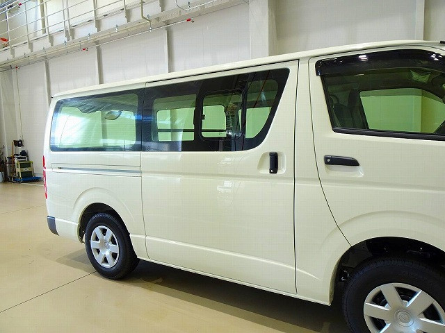 トヨタ ハイエース 小型 アルミバン 3DF-GDH206V(93307) 32枚目