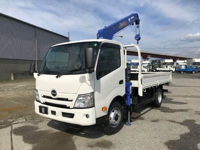 日野 デュトロ 小型 クレーン付き 2KG-XZU712M(93326) 2枚目