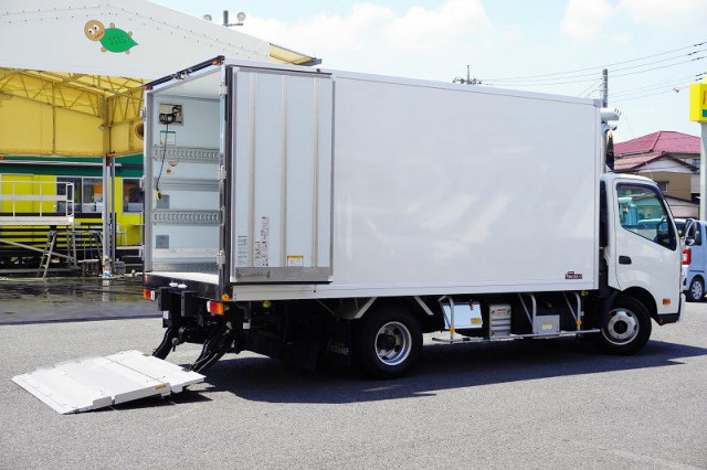 日野 デュトロ 小型 冷凍冷蔵バン 2RG-XZU712M(93369) 2枚目