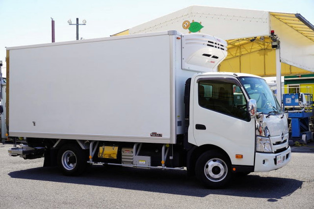 日野 デュトロ 小型 冷凍冷蔵バン 2RG-XZU712M(93369) 7枚目