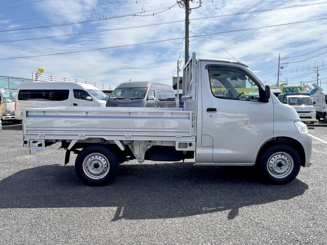トヨタ タウンエース 小型 平ボディ 5BF-S413U(93371) 4枚目