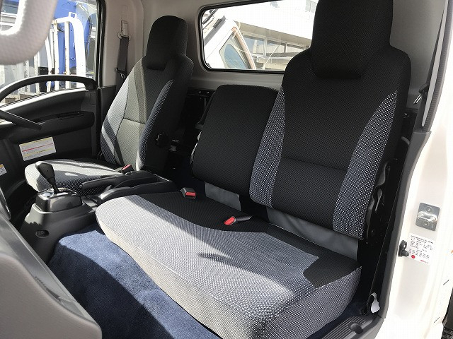 いすゞ エルフ 小型 車載専用車 2RG-NPR88AN(93381) 28枚目