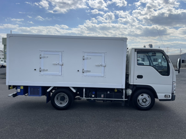 マツダ タイタン 小型 冷凍冷蔵バン 2RG-LJR88AN(93389) 4枚目