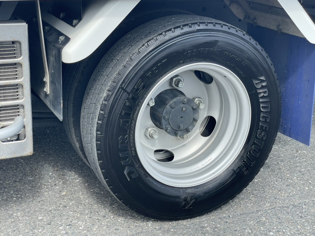 マツダ タイタン 小型 冷凍冷蔵バン 2RG-LJR88AN(93389) 8枚目