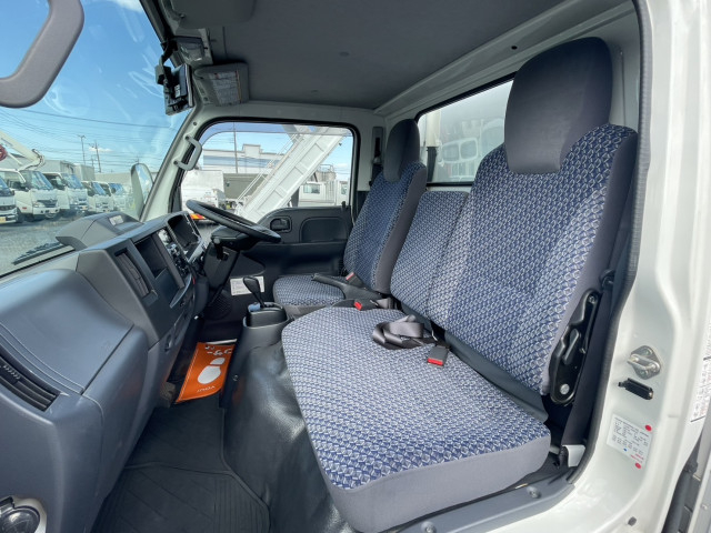 マツダ タイタン 小型 冷凍冷蔵バン 2RG-LJR88AN(93389) 25枚目