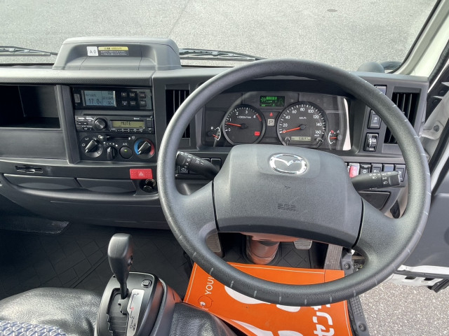 マツダ タイタン 小型 冷凍冷蔵バン 2RG-LJR88AN(93389) 27枚目