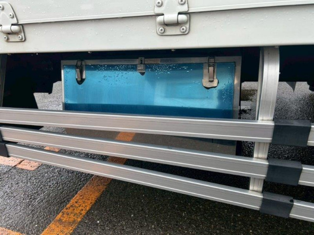 日野 プロフィア 大型 アルミウィング 2DG-FW1AHG(93392) 18枚目
