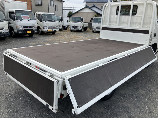 日野 デュトロ 小型 平ボディ 2RG-XZU605M(93398) 18枚目
