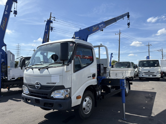 日野 デュトロ 小型 クレーン付き TKG-XZU650M(93452) 1枚目