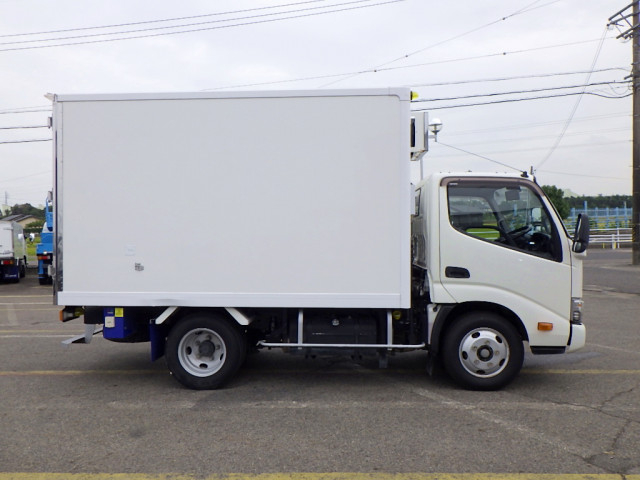 トヨタ ダイナ 小型 冷凍冷蔵バン TKG-XZU605(93458) 5枚目