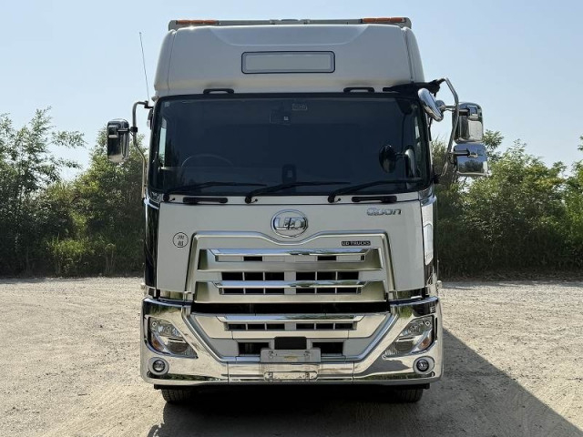 UDトラックス（日産） クオン 大型 アルミウィング 2PG-CD5CA(93471) 2枚目