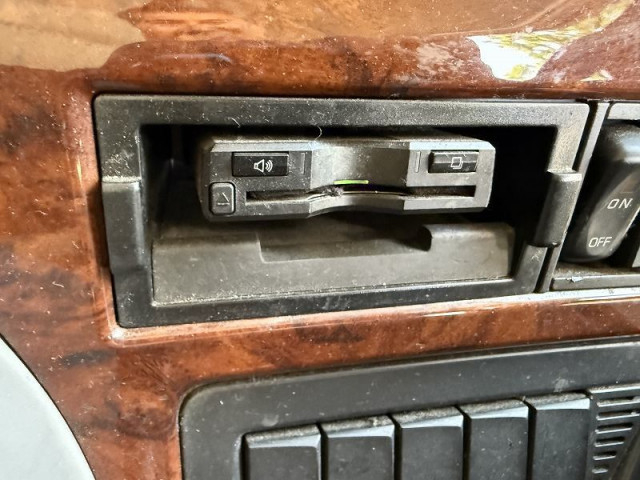UDトラックス（日産） クオン 大型 アルミウィング 2PG-CD5CA(93471) 21枚目