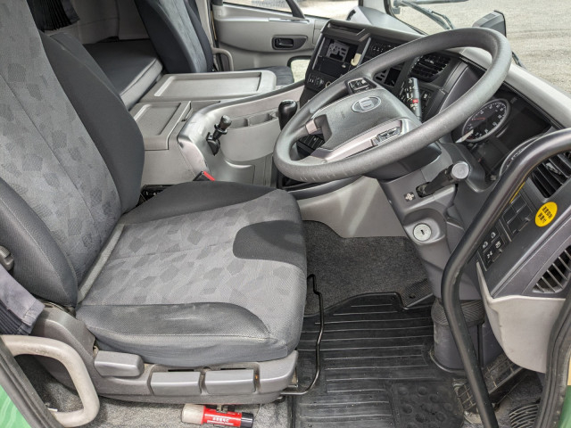 UDトラックス（日産） クオン 大型 アルミウィング 2PG-CX5BA(93481) 37枚目