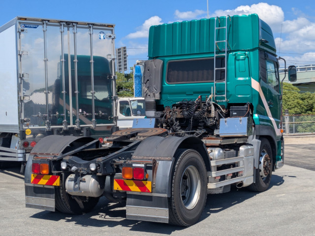 UDトラックス（日産） クオン 大型 トラクタ QKG-GK6XAB(109674) 3枚目