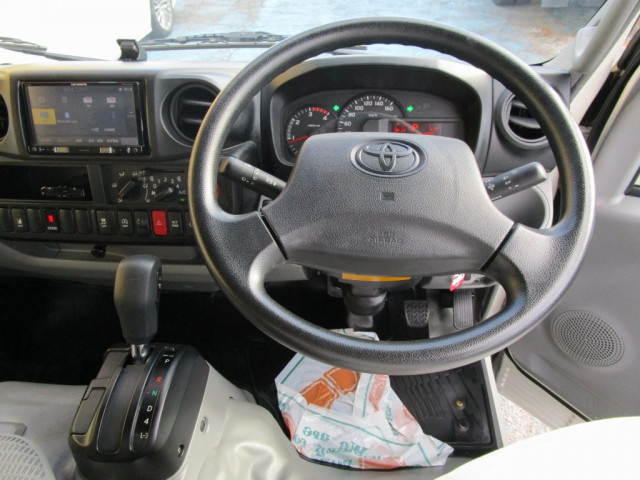 トヨタ トヨエース 小型 アルミバン TPG-XZU605(93506) 19枚目