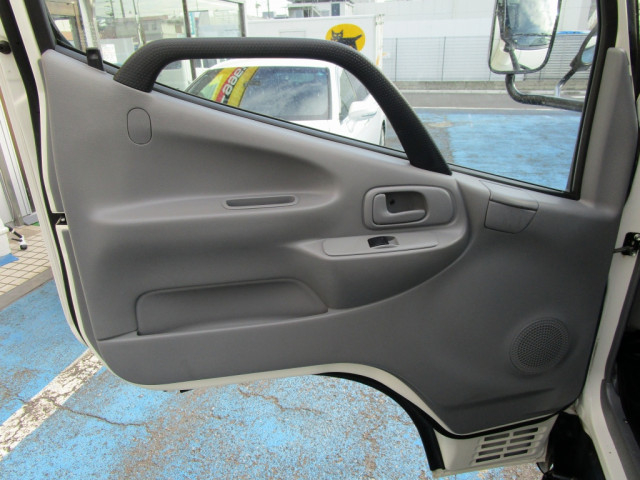 トヨタ トヨエース 小型 アルミバン TPG-XZU605(93506) 30枚目