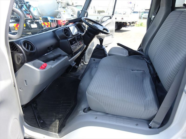トヨタ ダイナ 小型 アルミバン TKG-XZU685(93521) 28枚目