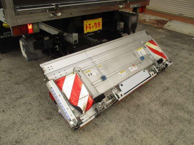 いすゞ エルフ 小型 保冷バン TPG-NPR85YN(93536) 6枚目