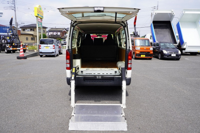 トヨタ 小型 ライトバン CBF-TRH200V(93581) 15枚目