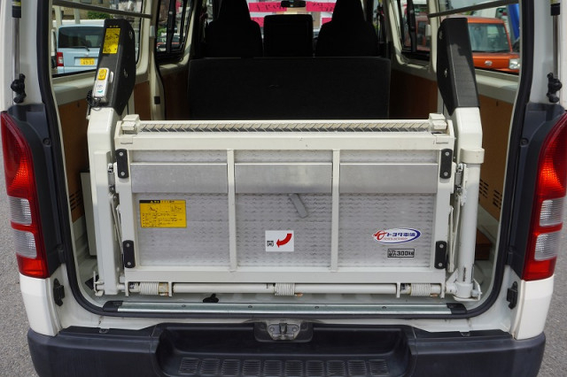 トヨタ 小型 ライトバン CBF-TRH200V(93581) 24枚目