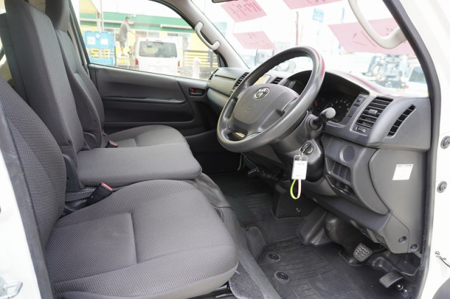 トヨタ 小型 ライトバン CBF-TRH200V(93581) 37枚目