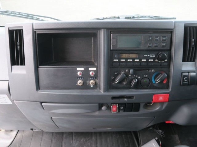 いすゞ エルフ 小型 冷凍冷蔵バン TKG-NLR85AN(93589) 33枚目