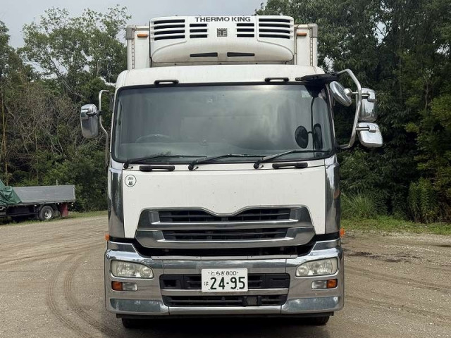 UDトラックス（日産） クオン 大型 冷凍冷蔵バン QKG-CD5ZA(93596) 2枚目