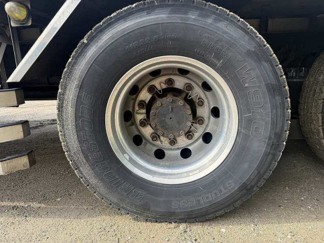 UDトラックス（日産） クオン 大型 冷凍冷蔵バン QKG-CD5ZA(93596) 48枚目