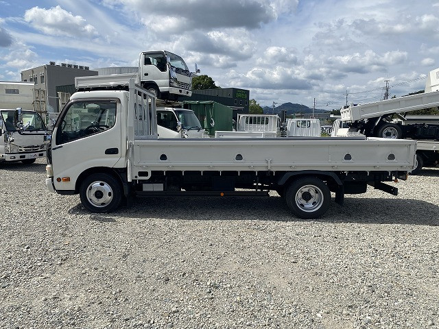 日野 デュトロ 小型 平ボディ SKG-XZU650M(93598) 4枚目
