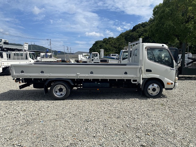 日野 デュトロ 小型 平ボディ SKG-XZU650M(93598) 5枚目