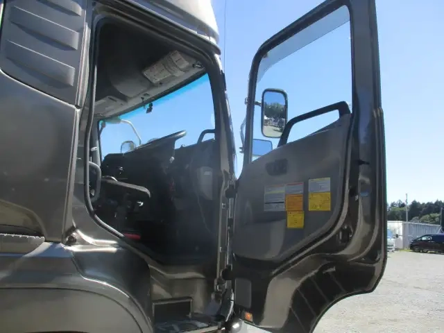 日産自動車 クオン 大型 トラクタ 2PG-GK5AAD(112847) 35枚目