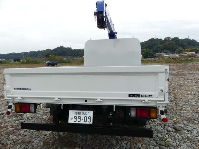 いすゞ エルフ 小型 平ボディ（クレーン付） TPG-NPR85AN(57796) 3枚目