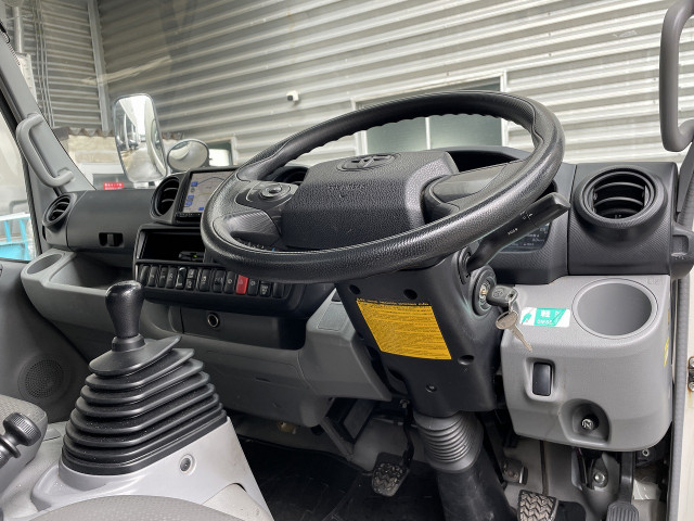 トヨタ ダイナ 小型 アルミバン 2RG-XZU605(93798) 16枚目