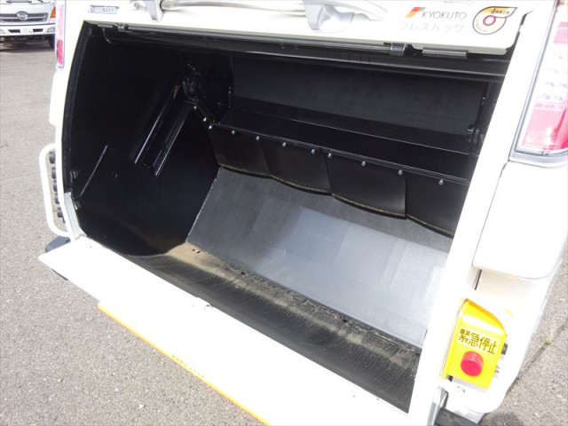 日野 デュトロ 小型 塵芥車（プレス式） 2KG-XZU605X(93823) 10枚目