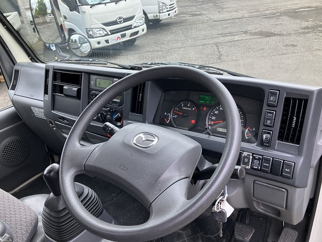 マツダ タイタン 小型 冷凍冷蔵バン 2RG-LHR88AN(93886) 37枚目