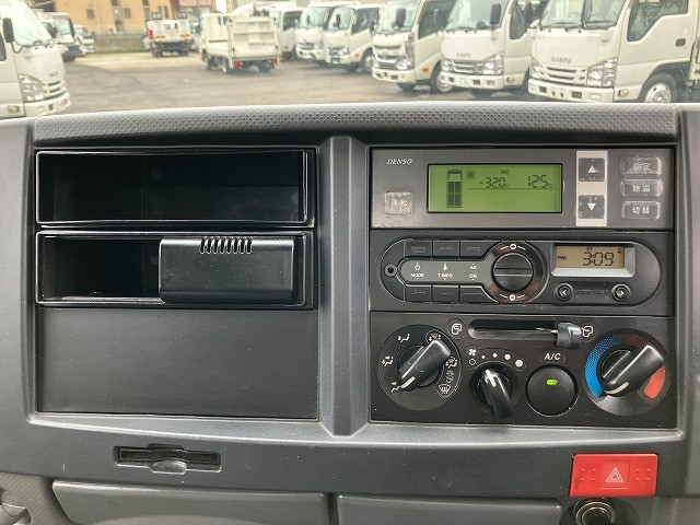 マツダ タイタン 小型 冷凍冷蔵バン 2RG-LHR88AN(93886) 40枚目