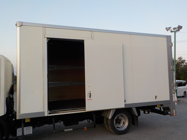 トヨタ トヨエース 小型 アルミバン TKG-XZU775(93923) 9枚目