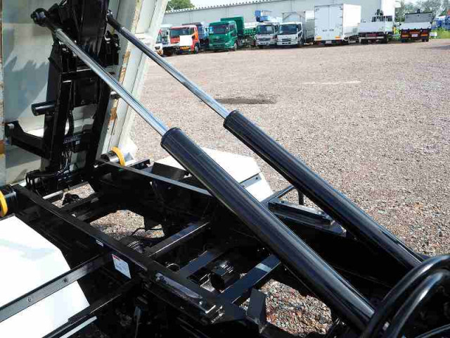いすゞ エルフ 小型 コンテナ専用車 BDG-NKR85N(93966) 38枚目