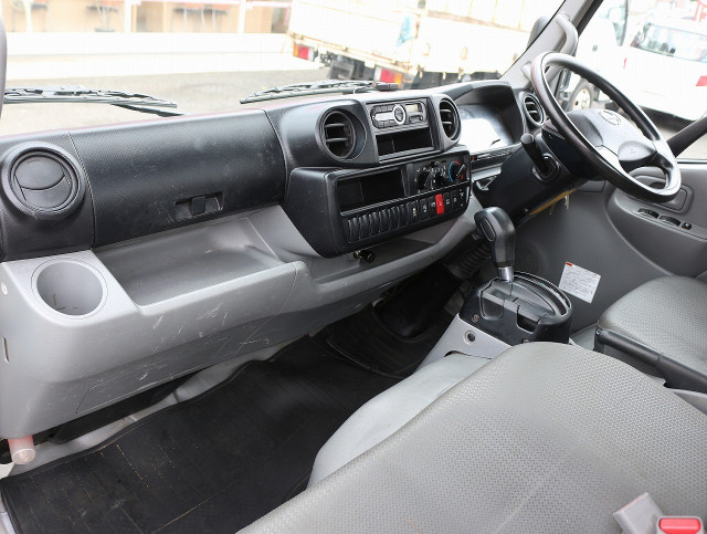 日野 デュトロ 小型 平ボディ TPG-XZC605M(93982) 33枚目
