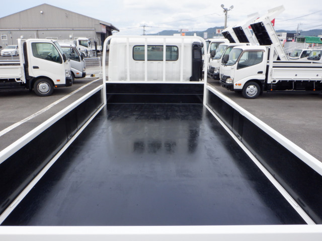 日野 デュトロ 小型 平ボディ TPG-XZC710M(93992) 3枚目