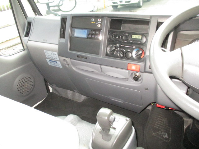 マツダ タイタン 小型 冷凍冷蔵バン TRG-LHS85AN(94022) 16枚目