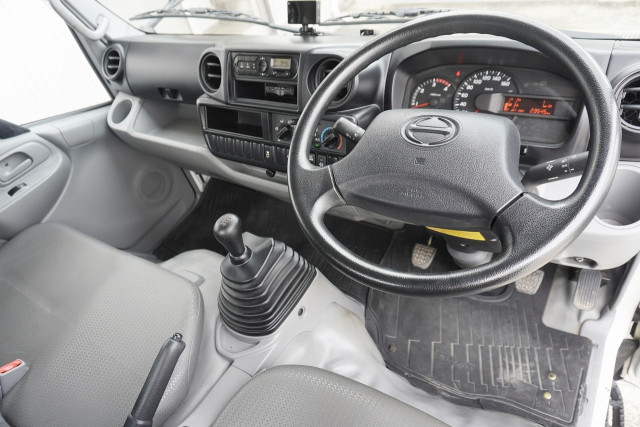 日野 デュトロ 小型 平ボディ TKG-XZU605M(94027) 3枚目