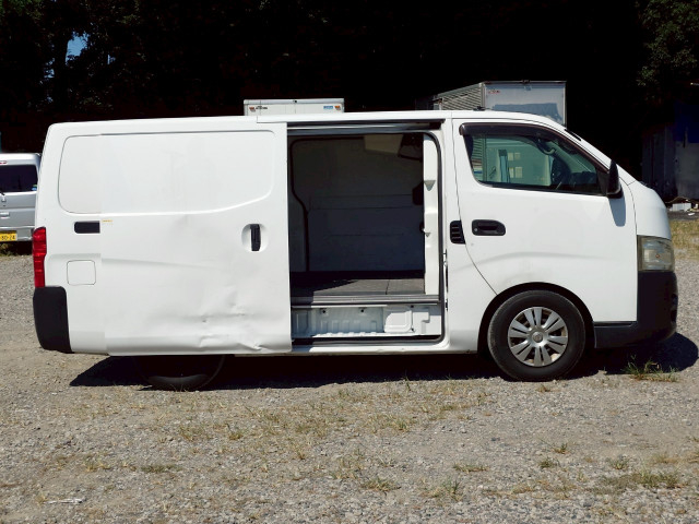 日産自動車 キャラバン 小型 冷凍冷蔵バン LDF-VW2E26(94101) 7枚目