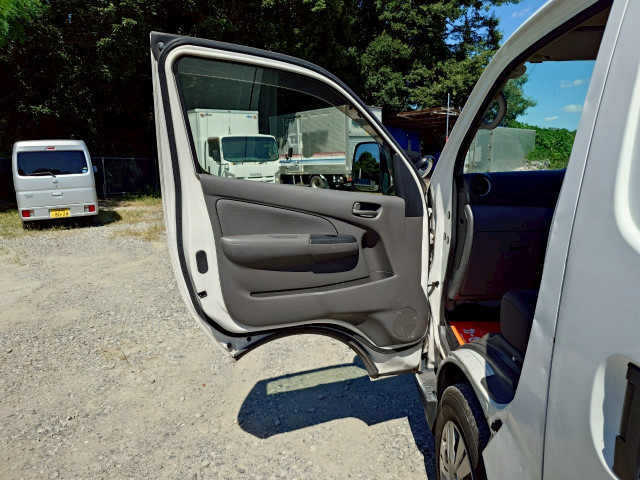 日産自動車 キャラバン 小型 冷凍冷蔵バン LDF-VW2E26(94101) 29枚目