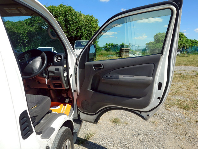 日産自動車 キャラバン 小型 冷凍冷蔵バン LDF-VW2E26(94101) 32枚目