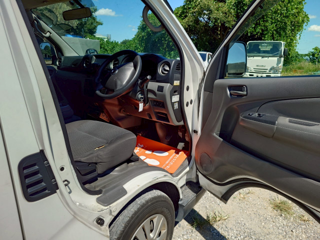 日産自動車 キャラバン 小型 冷凍冷蔵バン LDF-VW2E26(94101) 33枚目