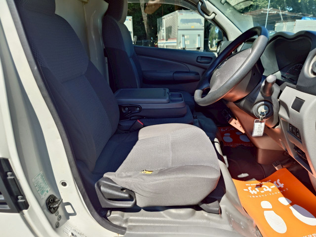 日産自動車 キャラバン 小型 冷凍冷蔵バン LDF-VW2E26(94101) 34枚目