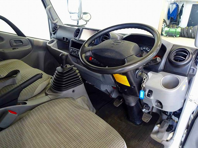 日野 デュトロ 小型 クレーン付き TKG-XZU685M(94132) 5枚目