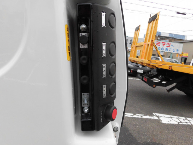 いすゞ エルフ 小型 塵芥車（プレス式） 2PG-NPR88YM(94386) 13枚目